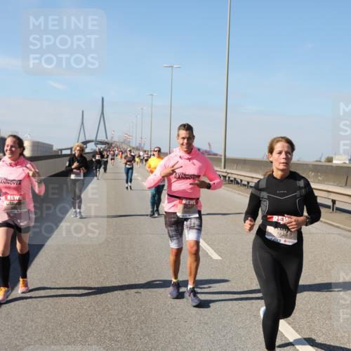 03.10.2025 - Köhlbrandbrückenlauf Yannick Fuchs http://msf.ph/oto/9191034 03.10.2025 12:11:10 Position 3 5207, 5548 meine-sportfotos.de