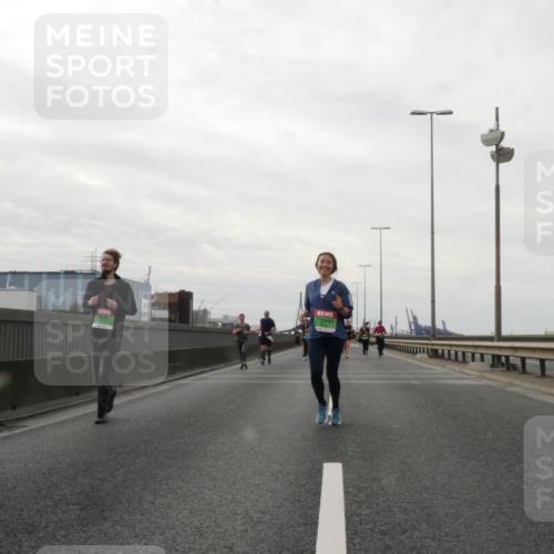 03.10.2025 - Köhlbrandbrückenlauf Matties Gatica Varas http://msf.ph/oto/9191042 03.10.2025 16:04:40 Position 3  meine-sportfotos.de
