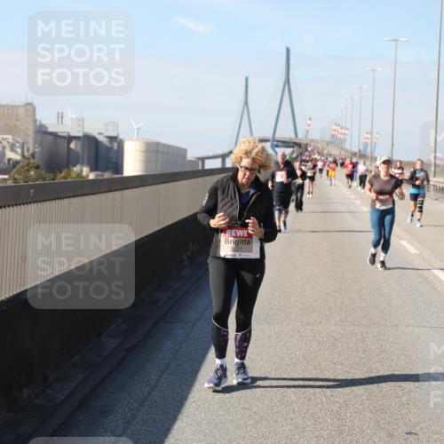 03.10.2025 - Köhlbrandbrückenlauf Yannick Fuchs http://msf.ph/oto/9191057 03.10.2025 12:11:13 Position 3 5227, 5604 meine-sportfotos.de