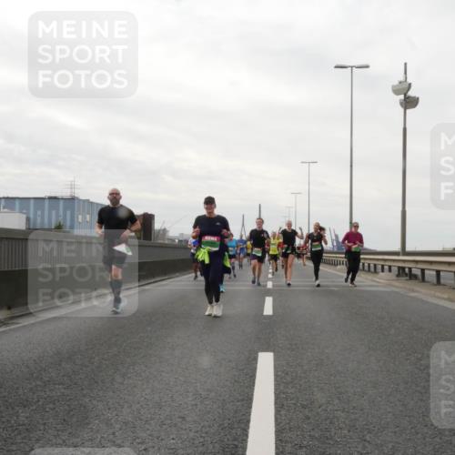 03.10.2025 - Köhlbrandbrückenlauf Matties Gatica Varas http://msf.ph/oto/9191070 03.10.2025 16:04:46 Position 3  meine-sportfotos.de