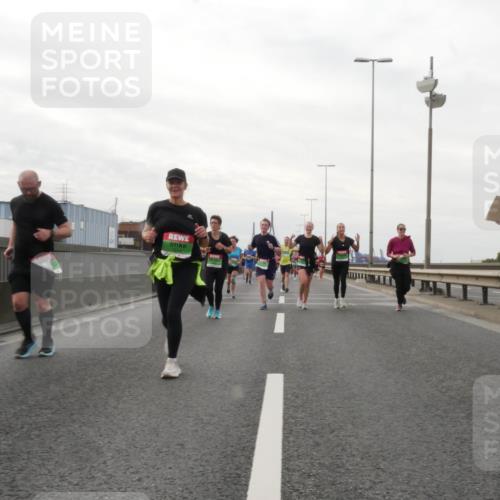 03.10.2025 - Köhlbrandbrückenlauf Matties Gatica Varas http://msf.ph/oto/9191074 03.10.2025 16:04:47 Position 3  meine-sportfotos.de