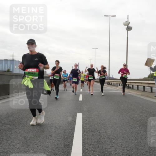 03.10.2025 - Köhlbrandbrückenlauf Matties Gatica Varas http://msf.ph/oto/9191077 03.10.2025 16:04:47 Position 3  meine-sportfotos.de