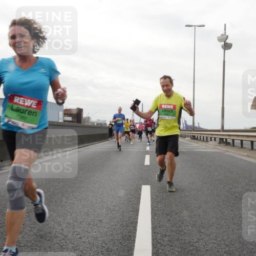 03.10.2025 - Köhlbrandbrückenlauf Matties Gatica Varas http://msf.ph/oto/9191096 03.10.2025 16:04:52 Position 3 7987, 8507 meine-sportfotos.de