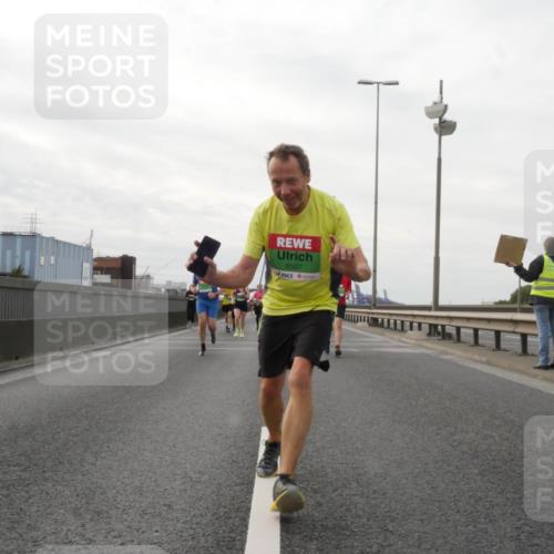 03.10.2025 - Köhlbrandbrückenlauf Matties Gatica Varas http://msf.ph/oto/9191097 03.10.2025 16:04:52 Position 3 8507 meine-sportfotos.de