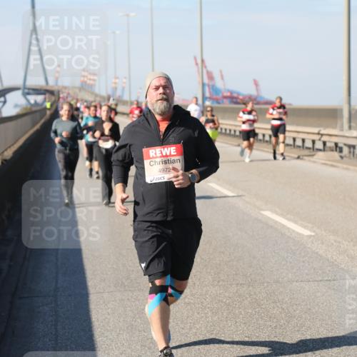 03.10.2025 - Köhlbrandbrückenlauf Yannick Fuchs http://msf.ph/oto/9191103 03.10.2025 12:11:20 Position 3 4972 meine-sportfotos.de
