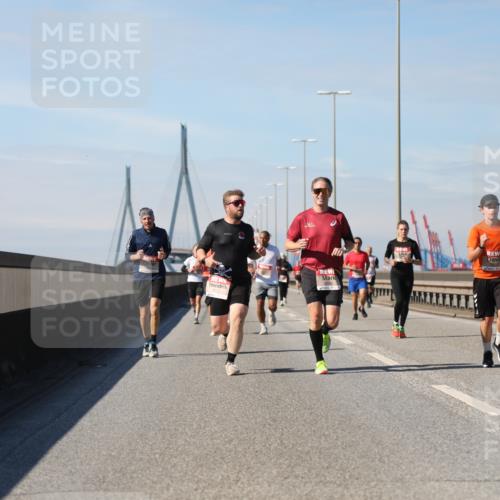 03.10.2025 - Köhlbrandbrückenlauf Yannick Fuchs http://msf.ph/oto/9191108 03.10.2025 11:51:38 Position 3  meine-sportfotos.de