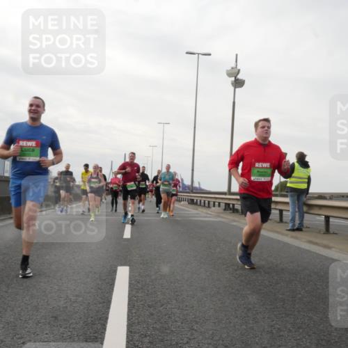 03.10.2025 - Köhlbrandbrückenlauf Matties Gatica Varas http://msf.ph/oto/9191109 03.10.2025 16:04:55 Position 3 7711, 9683 meine-sportfotos.de