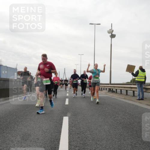 03.10.2025 - Köhlbrandbrückenlauf Matties Gatica Varas http://msf.ph/oto/9191118 03.10.2025 16:04:57 Position 3  meine-sportfotos.de