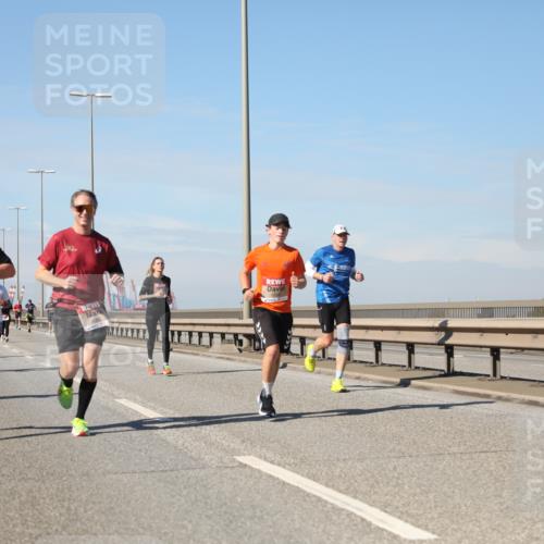 03.10.2025 - Köhlbrandbrückenlauf Yannick Fuchs http://msf.ph/oto/9191125 03.10.2025 11:51:40 Position 3  meine-sportfotos.de
