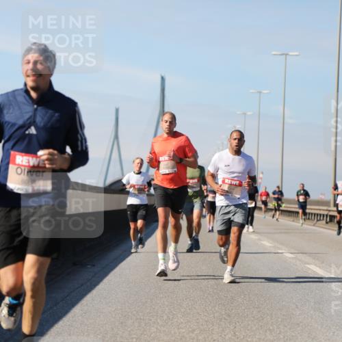 03.10.2025 - Köhlbrandbrückenlauf Yannick Fuchs http://msf.ph/oto/9191142 03.10.2025 11:51:42 Position 3 6781, 6090 meine-sportfotos.de