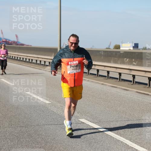 03.10.2025 - Köhlbrandbrückenlauf Yannick Fuchs http://msf.ph/oto/9191145 03.10.2025 12:11:41 Position 3 6003 meine-sportfotos.de