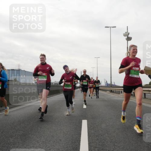 03.10.2025 - Köhlbrandbrückenlauf Matties Gatica Varas http://msf.ph/oto/9191147 03.10.2025 16:05:04 Position 3 8754 meine-sportfotos.de
