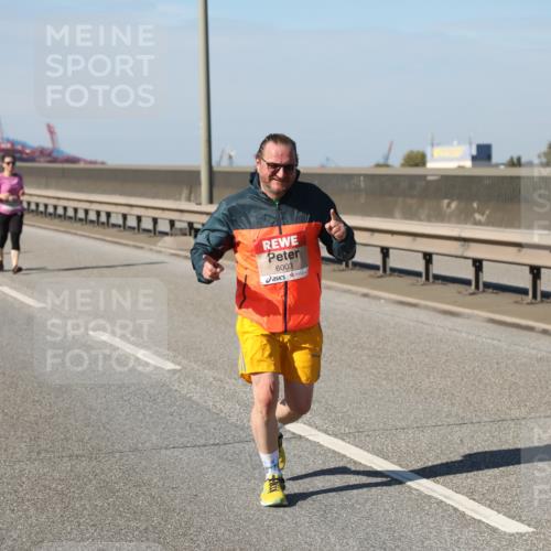 03.10.2025 - Köhlbrandbrückenlauf Yannick Fuchs http://msf.ph/oto/9191148 03.10.2025 12:11:41 Position 3 6003 meine-sportfotos.de