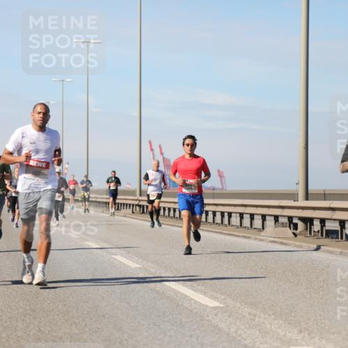 03.10.2025 - Köhlbrandbrückenlauf Yannick Fuchs http://msf.ph/oto/9191149 03.10.2025 11:51:42 Position 3 6781 meine-sportfotos.de