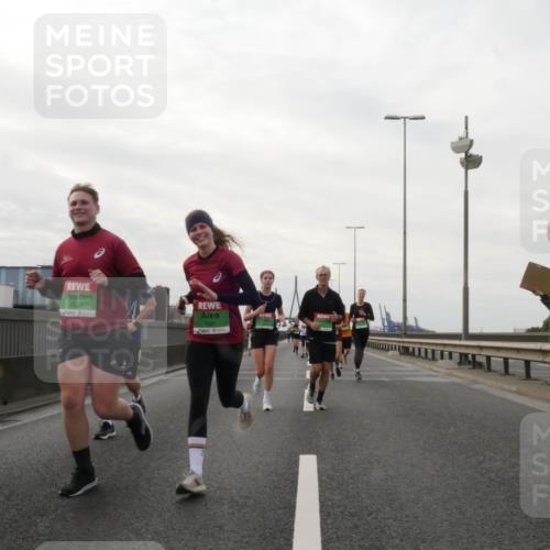 03.10.2025 - Köhlbrandbrückenlauf Matties Gatica Varas http://msf.ph/oto/9191150 03.10.2025 16:05:05 Position 3 7690, 7680 meine-sportfotos.de