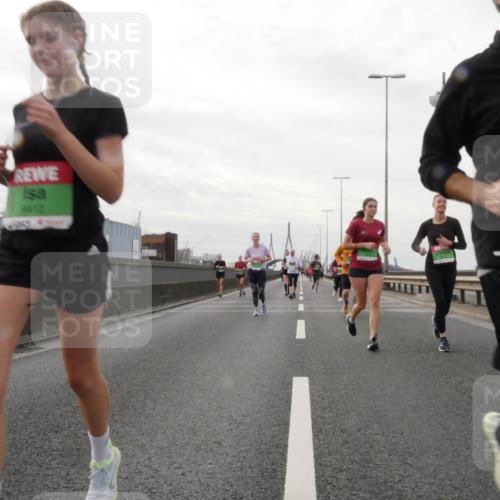 03.10.2025 - Köhlbrandbrückenlauf Matties Gatica Varas http://msf.ph/oto/9191163 03.10.2025 16:05:07 Position 3 9411 meine-sportfotos.de