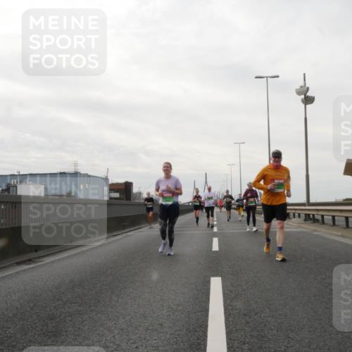 03.10.2025 - Köhlbrandbrückenlauf Matties Gatica Varas http://msf.ph/oto/9191172 03.10.2025 16:05:09 Position 3  meine-sportfotos.de