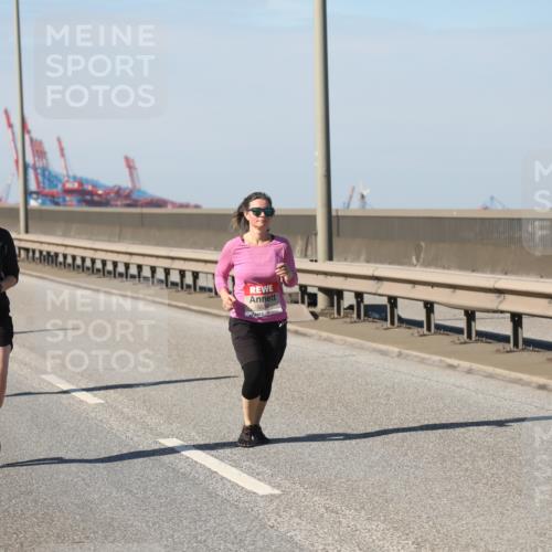 03.10.2025 - Köhlbrandbrückenlauf Yannick Fuchs http://msf.ph/oto/9191174 03.10.2025 12:11:45 Position 3  meine-sportfotos.de