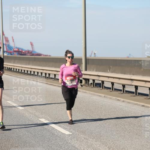 03.10.2025 - Köhlbrandbrückenlauf Yannick Fuchs http://msf.ph/oto/9191176 03.10.2025 12:11:45 Position 3 5539 meine-sportfotos.de