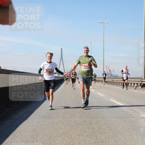 03.10.2025 - Köhlbrandbrückenlauf Yannick Fuchs http://msf.ph/oto/9191180 03.10.2025 11:51:46 Position 3 5803 meine-sportfotos.de