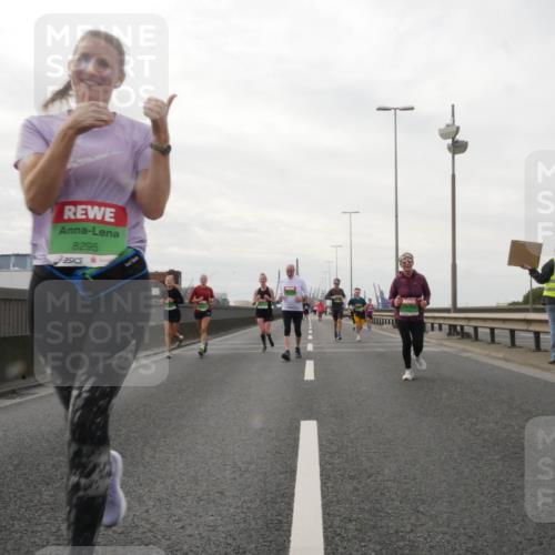 03.10.2025 - Köhlbrandbrückenlauf Matties Gatica Varas http://msf.ph/oto/9191182 03.10.2025 16:05:11 Position 3 8295 meine-sportfotos.de