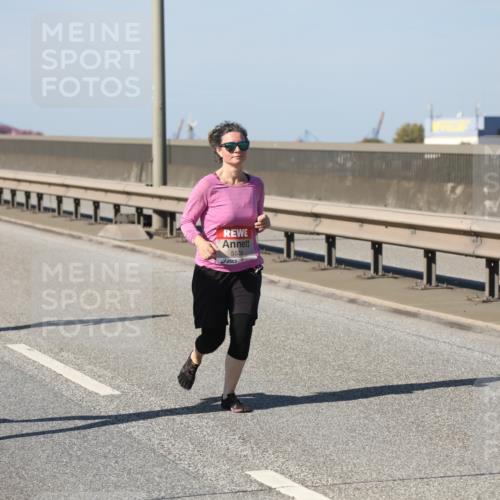 03.10.2025 - Köhlbrandbrückenlauf Yannick Fuchs http://msf.ph/oto/9191185 03.10.2025 12:11:46 Position 3 4435, 5539 meine-sportfotos.de