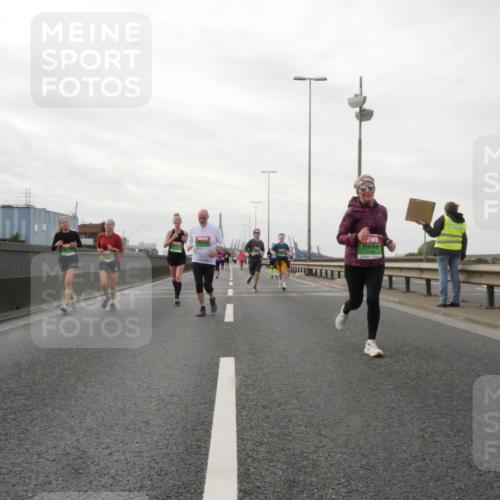 03.10.2025 - Köhlbrandbrückenlauf Matties Gatica Varas http://msf.ph/oto/9191186 03.10.2025 16:05:12 Position 3  meine-sportfotos.de