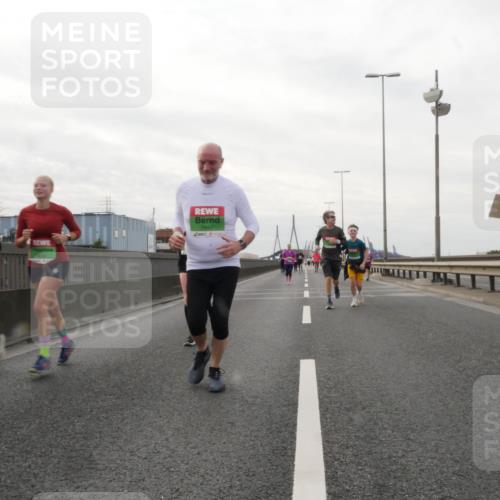 03.10.2025 - Köhlbrandbrückenlauf Matties Gatica Varas http://msf.ph/oto/9191195 03.10.2025 16:05:14 Position 3 7940 meine-sportfotos.de