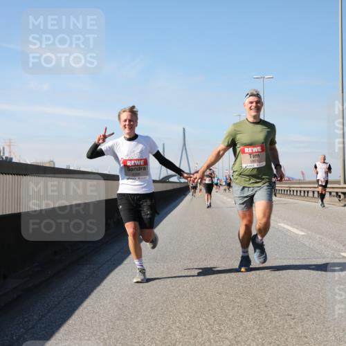 03.10.2025 - Köhlbrandbrückenlauf Yannick Fuchs http://msf.ph/oto/9191196 03.10.2025 11:51:47 Position 3 4358, 5803 meine-sportfotos.de