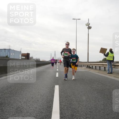 03.10.2025 - Köhlbrandbrückenlauf Matties Gatica Varas http://msf.ph/oto/9191201 03.10.2025 16:05:15 Position 3  meine-sportfotos.de