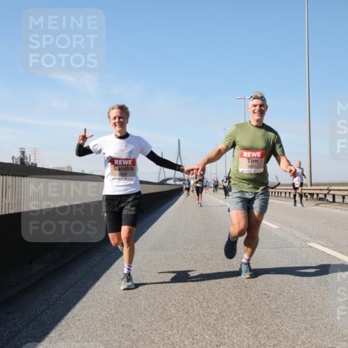 03.10.2025 - Köhlbrandbrückenlauf Yannick Fuchs http://msf.ph/oto/9191203 03.10.2025 11:51:47 Position 3 4358, 5803 meine-sportfotos.de