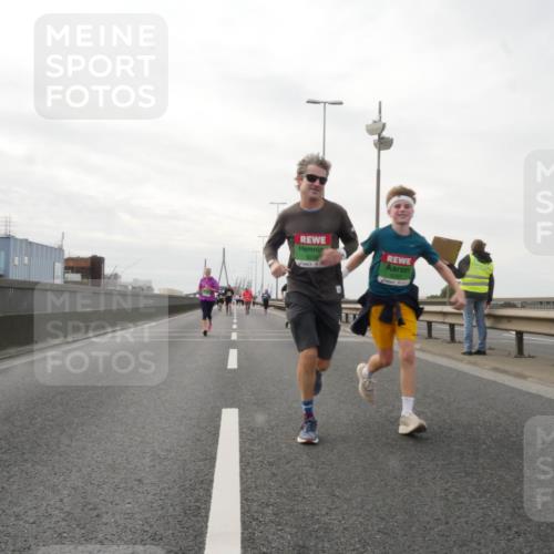03.10.2025 - Köhlbrandbrückenlauf Matties Gatica Varas http://msf.ph/oto/9191206 03.10.2025 16:05:16 Position 3 8238 meine-sportfotos.de