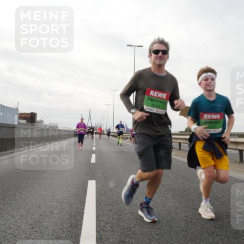 03.10.2025 - Köhlbrandbrückenlauf Matties Gatica Varas http://msf.ph/oto/9191208 03.10.2025 16:05:17 Position 3 8238 meine-sportfotos.de