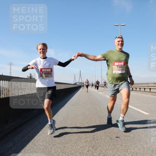 03.10.2025 - Köhlbrandbrückenlauf Yannick Fuchs http://msf.ph/oto/9191209 03.10.2025 11:51:48 Position 3 4358, 5803 meine-sportfotos.de