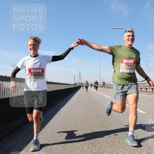 03.10.2025 - Köhlbrandbrückenlauf Yannick Fuchs http://msf.ph/oto/9191213 03.10.2025 11:51:48 Position 3 4358, 5803 meine-sportfotos.de
