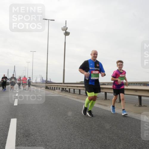03.10.2025 - Köhlbrandbrückenlauf Matties Gatica Varas http://msf.ph/oto/9191224 03.10.2025 16:05:22 Position 3 9516 meine-sportfotos.de