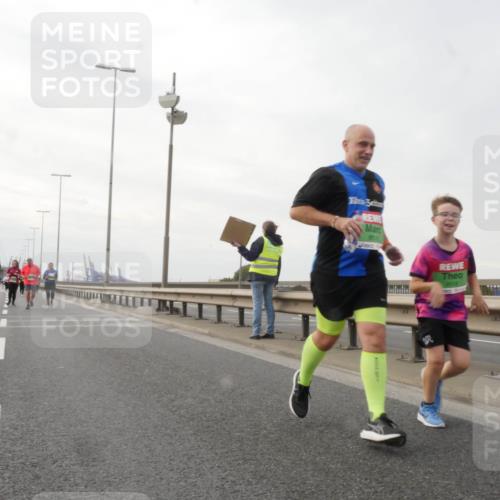 03.10.2025 - Köhlbrandbrückenlauf Matties Gatica Varas http://msf.ph/oto/9191226 03.10.2025 16:05:22 Position 3  meine-sportfotos.de
