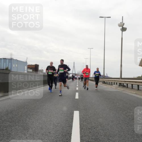 03.10.2025 - Köhlbrandbrückenlauf Matties Gatica Varas http://msf.ph/oto/9191233 03.10.2025 16:05:26 Position 3  meine-sportfotos.de