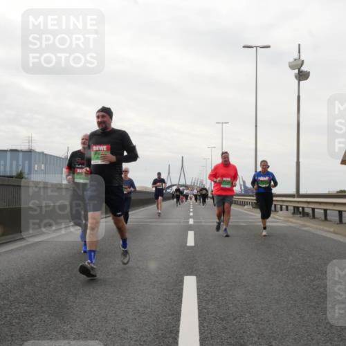 03.10.2025 - Köhlbrandbrückenlauf Matties Gatica Varas http://msf.ph/oto/9191238 03.10.2025 16:05:27 Position 3  meine-sportfotos.de