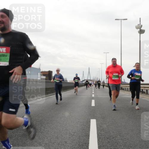03.10.2025 - Köhlbrandbrückenlauf Matties Gatica Varas http://msf.ph/oto/9191242 03.10.2025 16:05:28 Position 3 9014 meine-sportfotos.de
