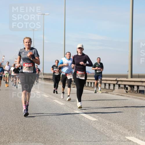 03.10.2025 - Köhlbrandbrückenlauf Yannick Fuchs http://msf.ph/oto/9191243 03.10.2025 11:51:51 Position 3 4196 meine-sportfotos.de
