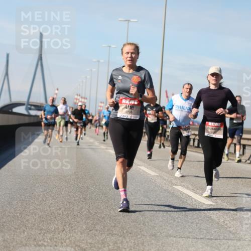 03.10.2025 - Köhlbrandbrückenlauf Yannick Fuchs http://msf.ph/oto/9191251 03.10.2025 11:51:51 Position 3 4196, 6572 meine-sportfotos.de
