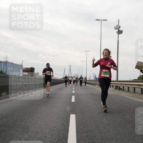 03.10.2025 - Köhlbrandbrückenlauf Matties Gatica Varas http://msf.ph/oto/9191252 03.10.2025 16:05:31 Position 3  meine-sportfotos.de