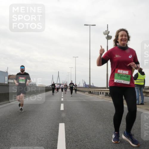 03.10.2025 - Köhlbrandbrückenlauf Matties Gatica Varas http://msf.ph/oto/9191255 03.10.2025 16:05:32 Position 3 7730 meine-sportfotos.de