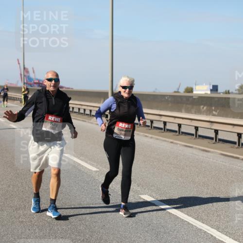 03.10.2025 - Köhlbrandbrückenlauf Yannick Fuchs http://msf.ph/oto/9191274 03.10.2025 12:11:52 Position 3 5305, 542 meine-sportfotos.de