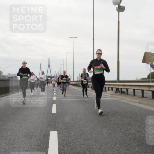 03.10.2025 - Köhlbrandbrückenlauf Matties Gatica Varas http://msf.ph/oto/9191278 03.10.2025 16:05:36 Position 3  meine-sportfotos.de