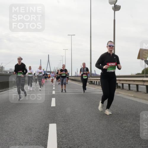 03.10.2025 - Köhlbrandbrückenlauf Matties Gatica Varas http://msf.ph/oto/9191281 03.10.2025 16:05:37 Position 3 9437 meine-sportfotos.de