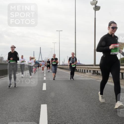 03.10.2025 - Köhlbrandbrückenlauf Matties Gatica Varas http://msf.ph/oto/9191284 03.10.2025 16:05:37 Position 3 3437 meine-sportfotos.de