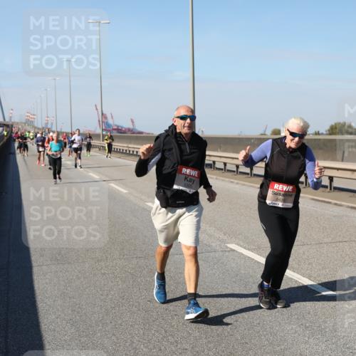 03.10.2025 - Köhlbrandbrückenlauf Yannick Fuchs http://msf.ph/oto/9191286 03.10.2025 12:11:53 Position 3 5305, 5420 meine-sportfotos.de