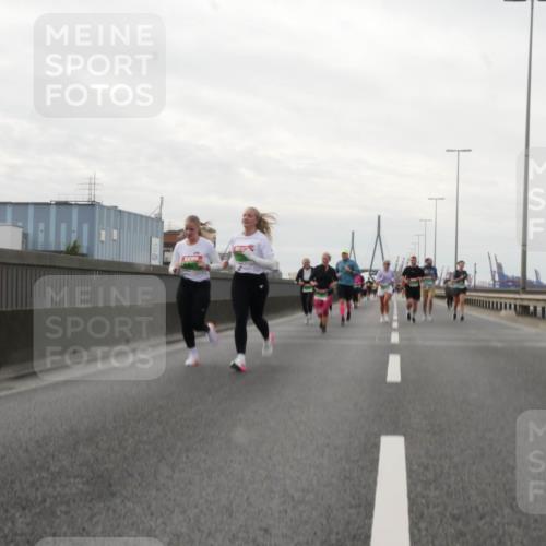 03.10.2025 - Köhlbrandbrückenlauf Matties Gatica Varas http://msf.ph/oto/9191296 03.10.2025 16:05:40 Position 3 8423 meine-sportfotos.de